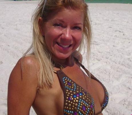Blonde Milf Laura 2