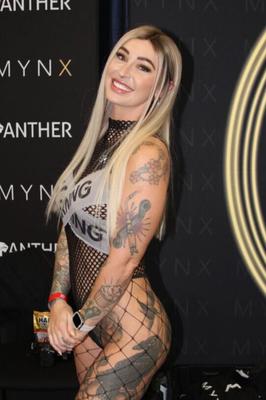 AEexpo/AVN からの Kleio Valentien の写真。