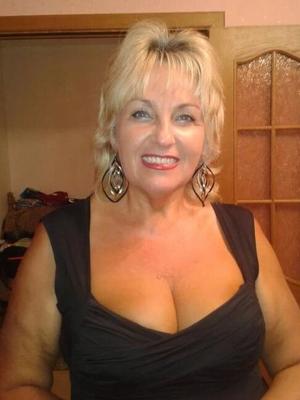 Hot blondie
