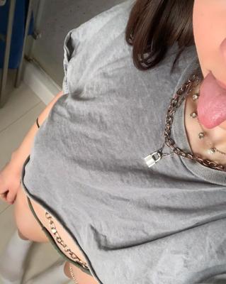 Tongues Out  - vol