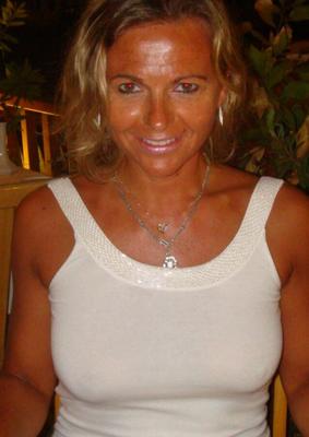 Esposa sueca para homenaje y falsificaciones