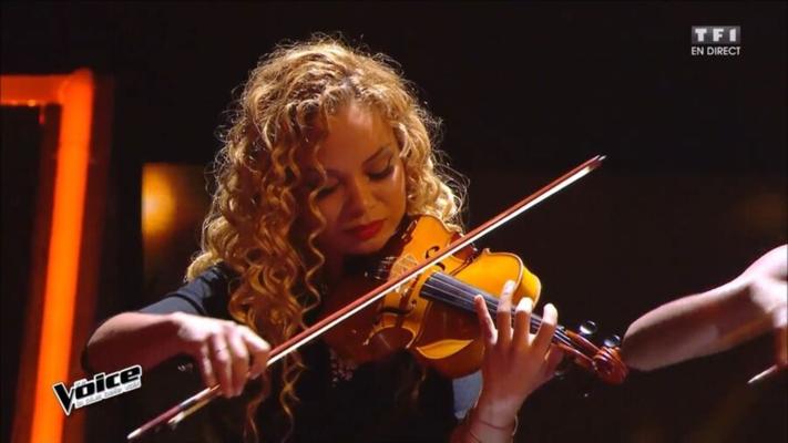 Pretty blonde violin