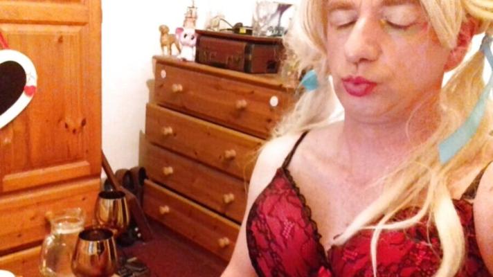 Your SLUT Claudia xxx
