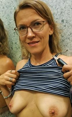 露出売春婦イスラエル妻イリーナ