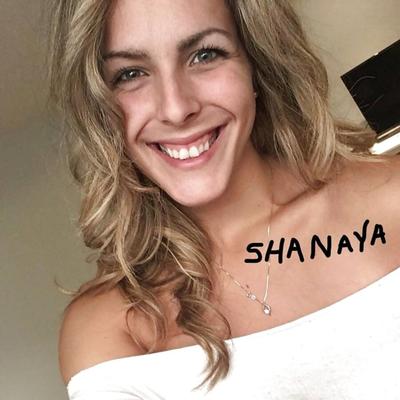 SHANAYA- 私はアナルが大好きで、私のビデオで輪姦がたくさんあります