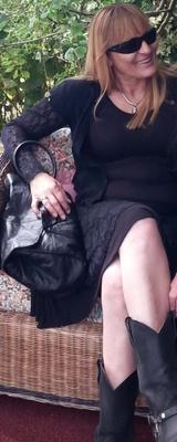 NN dressed mature