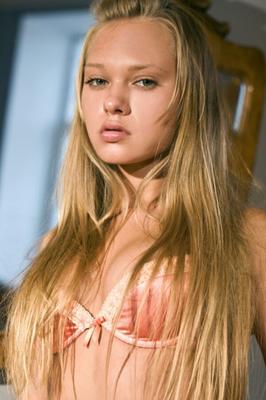 Willa-Blonde Beauty