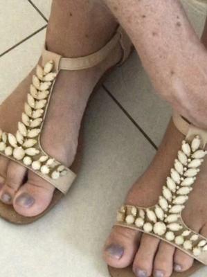 - Piernas y pies sabrosos.