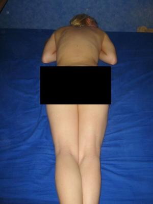 Blonde pig censored for losers