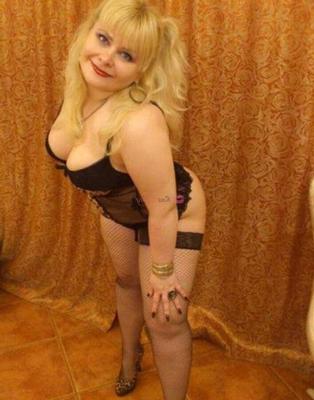 Sexy mature blonde from Kiyev - Elana