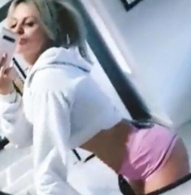 NY bimbo ass needs cum