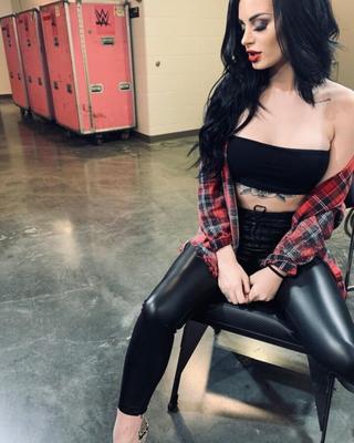 ダナ・Bと他のWWEのふしだらな女。