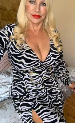 アナベル、英国のセクシーなエスコート