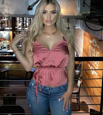ブロンドのルイジアナ バービー人形