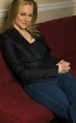 Laura Linney in Jeans