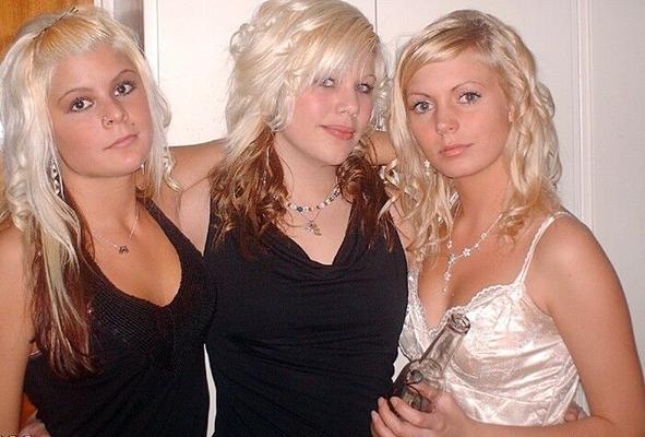 若いアマチュアの愚かな十代のふしだらな女