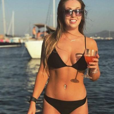 Hottie with Big Tits and a Tight Body