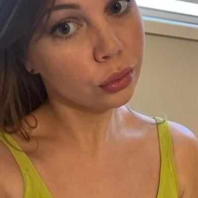 Русская девушка, я заплатил $, чтобы она сделала мне голову. 