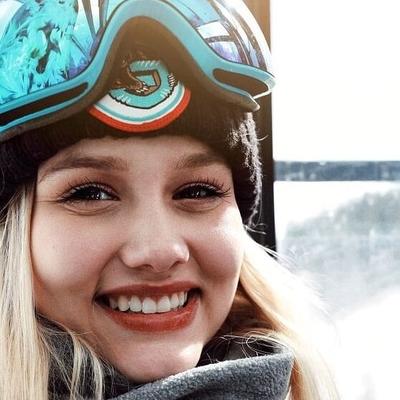 Peyton - Blonde Teen Hottie