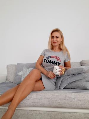 Garofita une chaude MILF roumaine