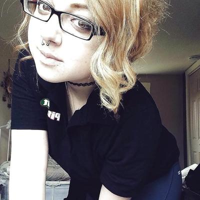 Любители в США () Jade показывает свое тело