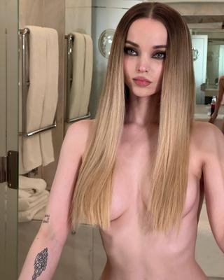 Dove Cameron Divers