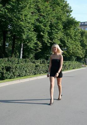 金髪のルーマニア人売春婦が拾われて犯される