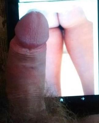 ¡¡¡Joder, ella me excita tanto !!!masturbándose duro para ella