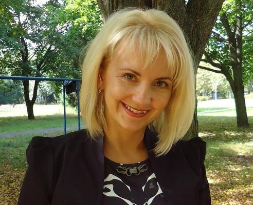 Schöne Universitätsprofessorin Svetlana aus Minsk in Weißrussland