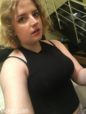 Vicky Lush Black Top