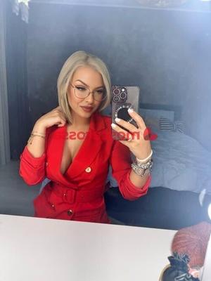 Sexy prostitute Sara 