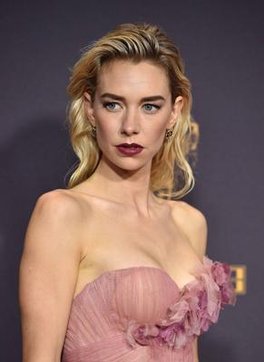 Titten Vanessa Kirby