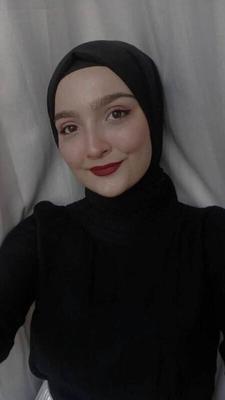 トルコのヒジャーブの女メリエム
