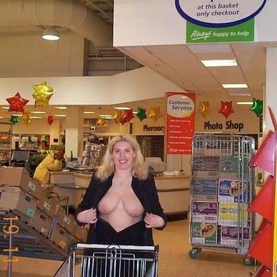 Barby (UK) fait du shopping