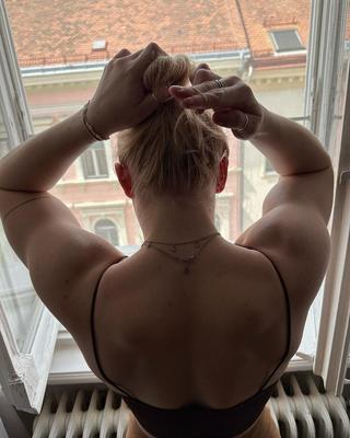 Eva b