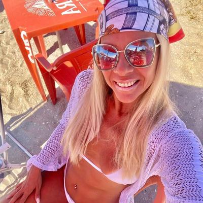 RUÇA PAGANO HOT MATURE BLONDE
