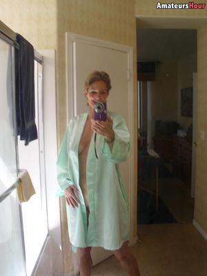 Amateur Selfies Taylor