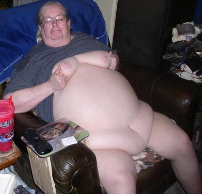 Blonde reife große Bauch